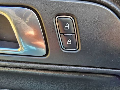 Used 2018 Ford Mustang Premium image 28