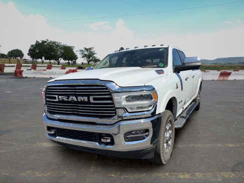Used 2022 RAM 3500 Laramie AWD/4WD image 5