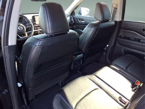 Used 2025 Nissan Pathfinder SL w/ Cargo Package AWD/4WD image 13