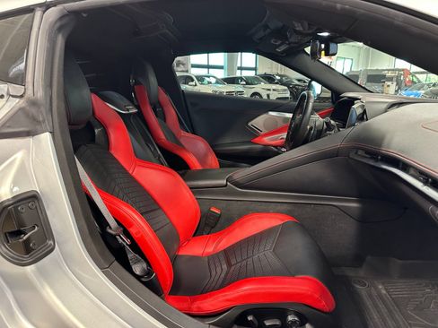 Used 2021 Chevrolet Corvette Stingray Preferred Cpe w/ Z51 Performance Package RWD image 32