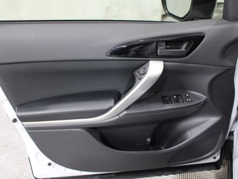 Used 2023 Mitsubishi Eclipse Cross LE AWD/4WD image 6