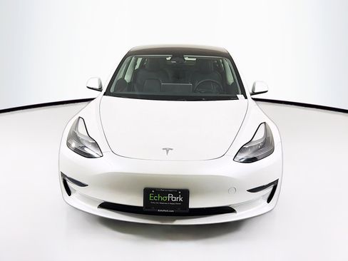 Used 2023 Tesla Model 3 Standard Range RWD image 2