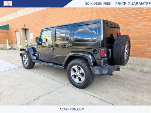 Used 2017 Jeep Wrangler Unlimited Sahara w/ Dual Top Group AWD/4WD image 5