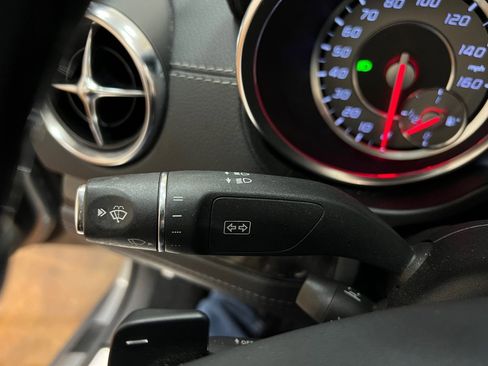 Used 2013 Mercedes-Benz SL 550 image 28