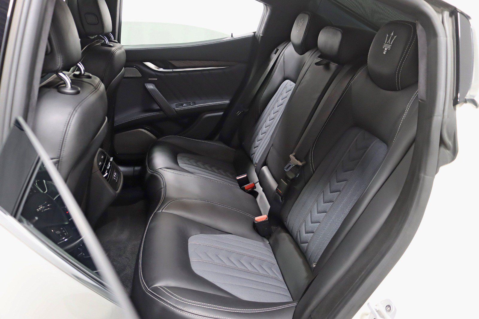 Used 2020 Maserati Ghibli S GranLusso AWD/4WD image 30
