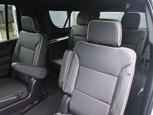 New 2026 GMC Yukon XL Elevation w/ Elevation Premium Package AWD/4WD image 16