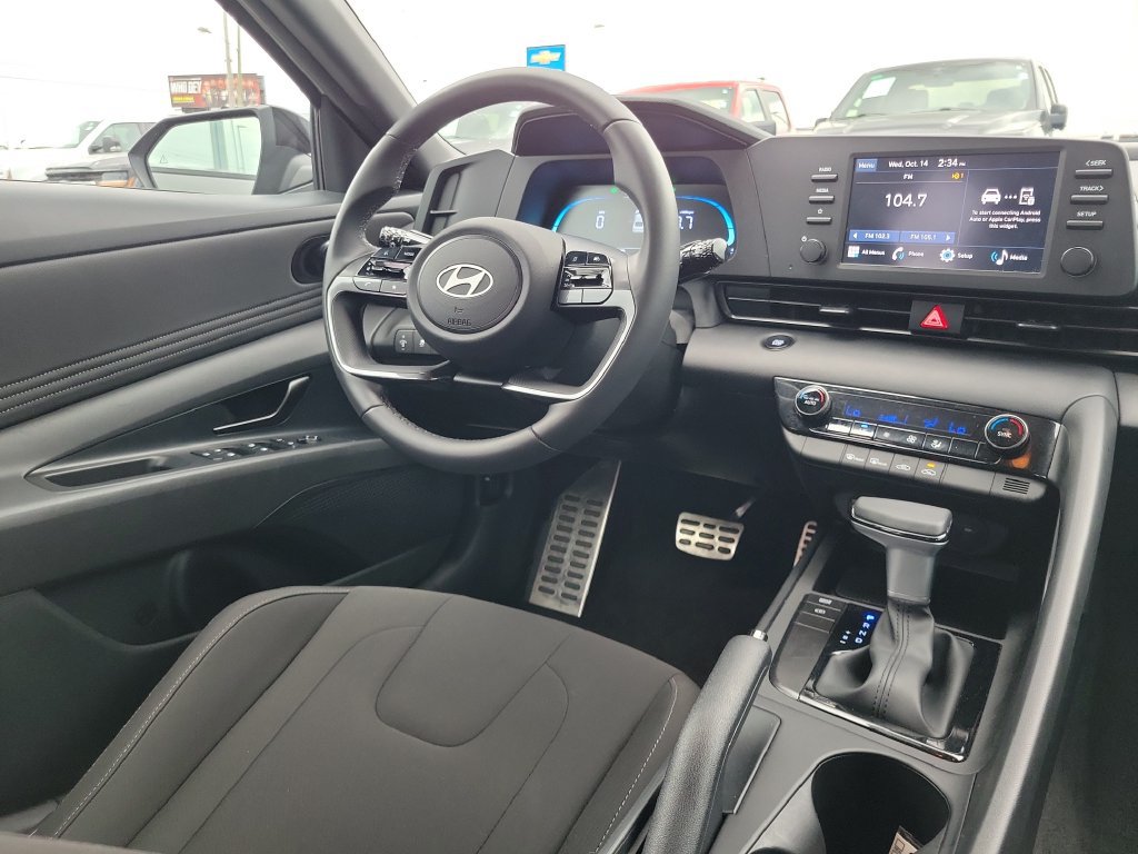 Used 2026 Hyundai Elantra Sport FWD image 13