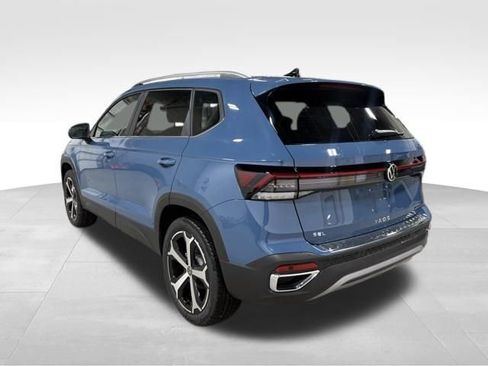 New 2026 Volkswagen Taos SEL image 4