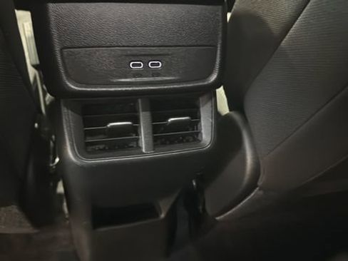 Used 2025 Chevrolet Equinox LT image 30