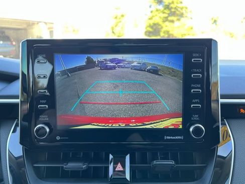 Used 2021 Toyota Corolla LE w/ LE Premium Package FWD image 23