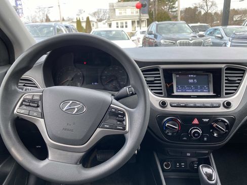 Used 2021 Hyundai Accent SE FWD image 8