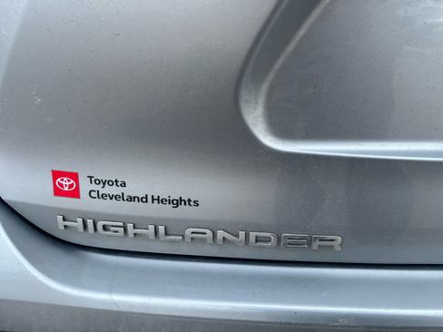 Used 2024 Toyota Highlander LE image 15