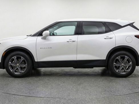 Used 2025 Chevrolet Blazer LT FWD image 5