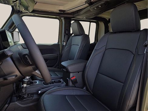 New 2025 Jeep Gladiator Sport image 11