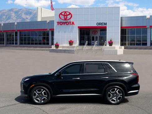 Used 2023 Hyundai Palisade Limited FWD image 6