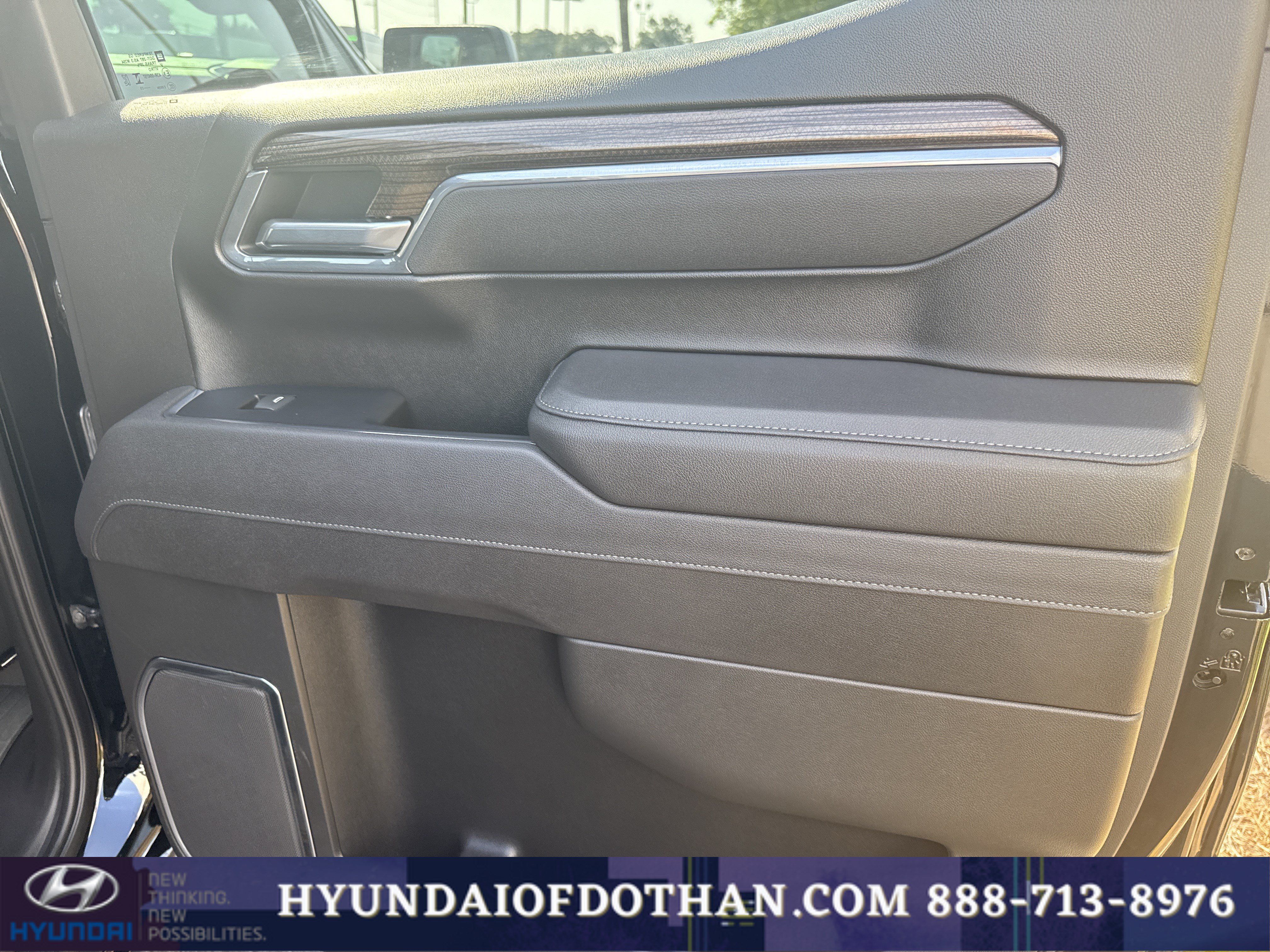 Used 2025 Chevrolet Silverado 1500 LT Trail Boss w/ Convenience Package II AWD/4WD image 14