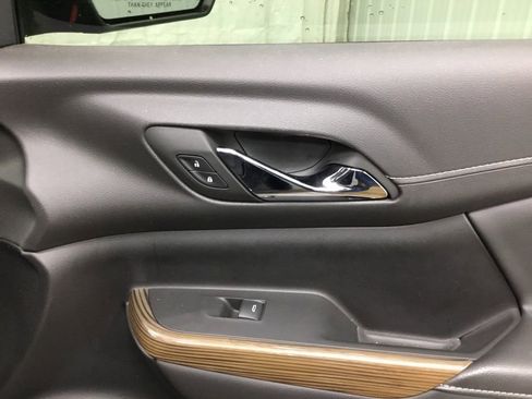 Used 2023 GMC Acadia SLE w/ Driver Convenience Package image 22