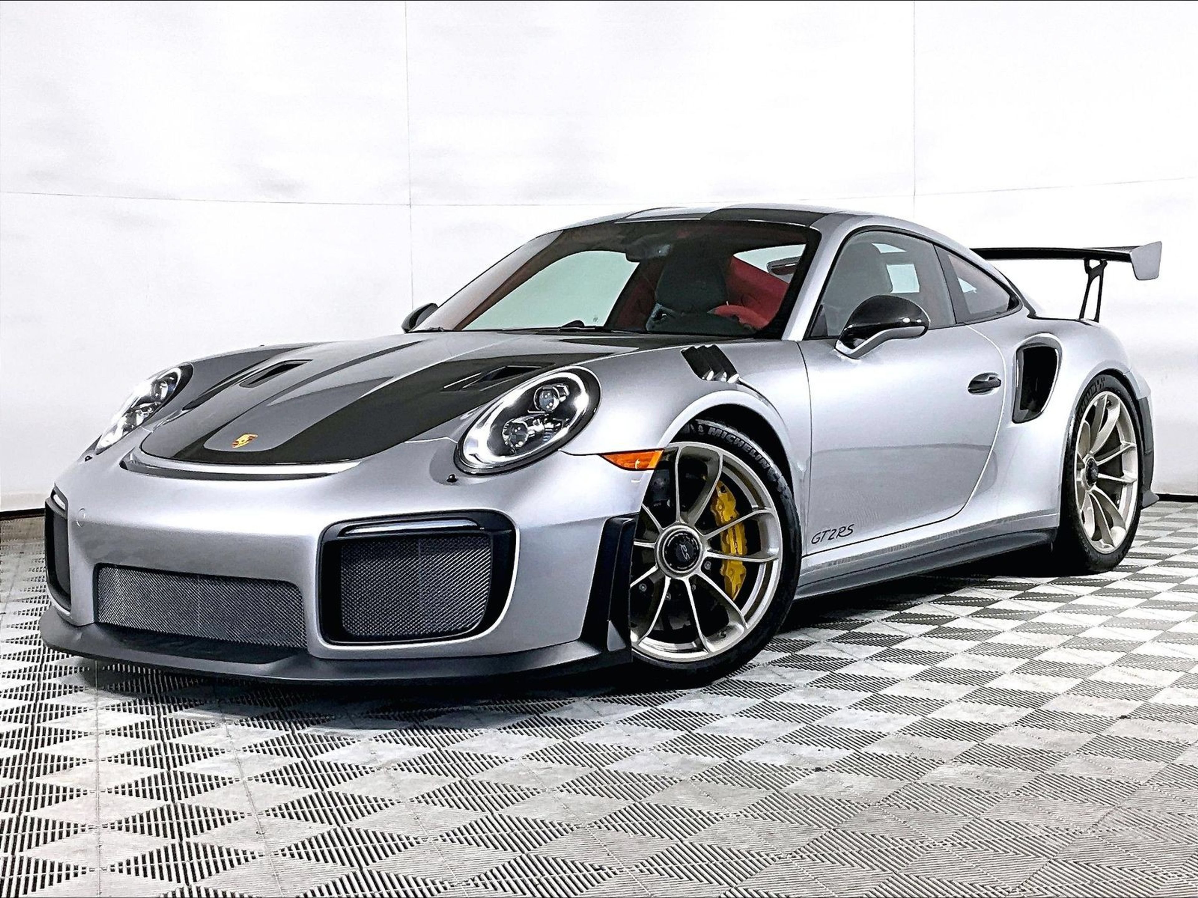 Certified 2018 Porsche 911 GT2 RS RWD image 1