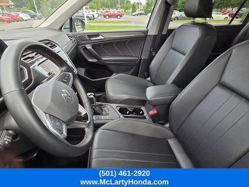 Used 2024 Volkswagen Tiguan SE FWD image 9