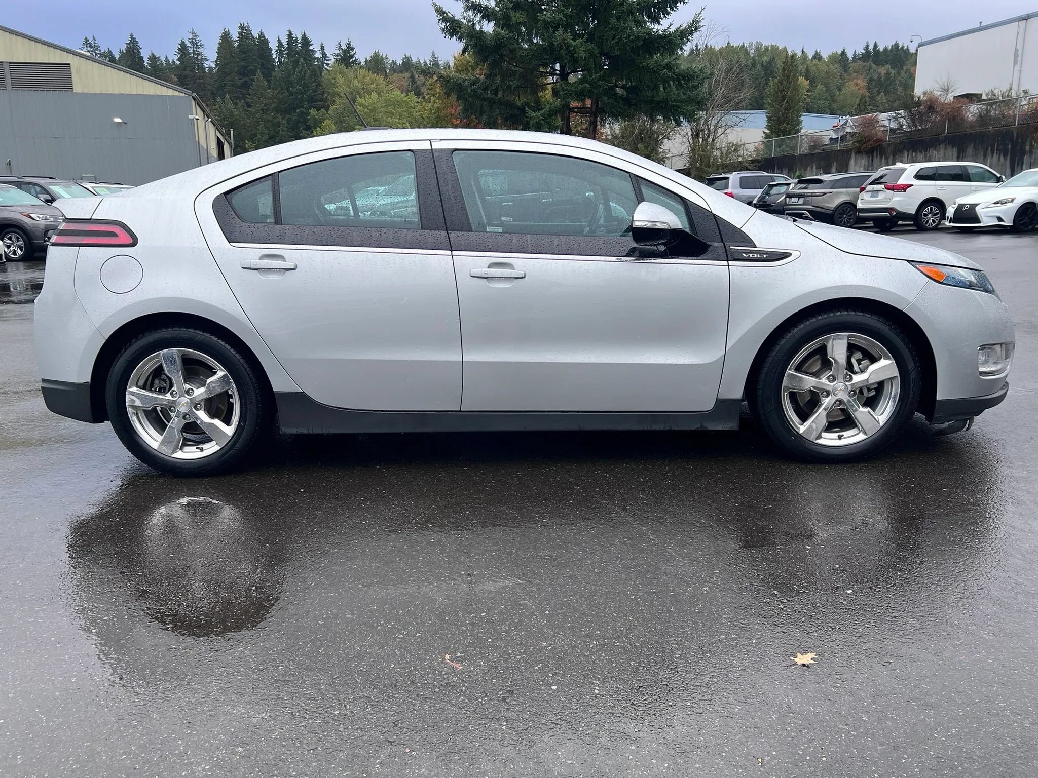 Used 2015 Chevrolet Volt Premium w/ Premium Trim Package FWD image 8