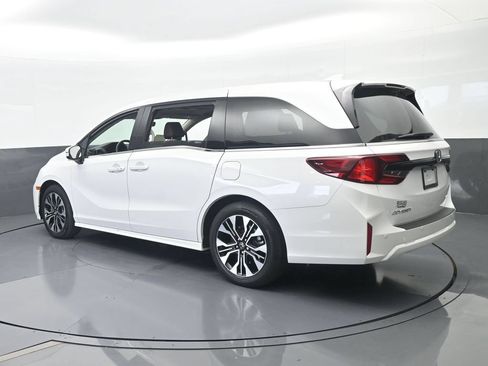 Used 2025 Honda Odyssey Elite image 4