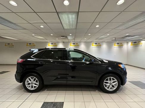 Used 2024 Ford Edge SEL w/ Convenience Package AWD/4WD image 3