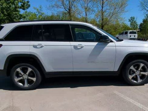 New 2026 Jeep Grand Cherokee Limited AWD/4WD image 9