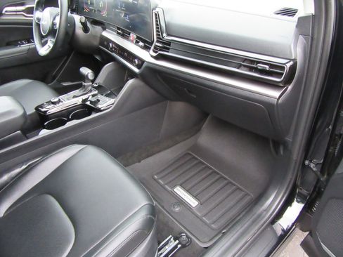 Used 2025 Kia Sportage EX image 73