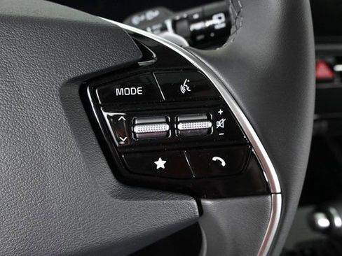 New 2025 Kia Niro EX Touring image 20