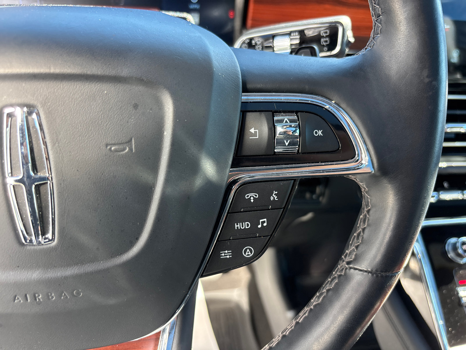 Certified 2024 Lincoln Navigator Reserve AWD/4WD image 18