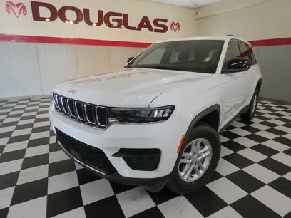 Used 2025 Jeep Grand Cherokee Laredo w/ Luxury Tech Group I