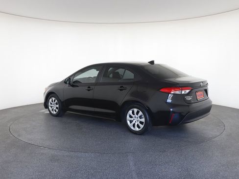Used 2023 Toyota Corolla LE image 7