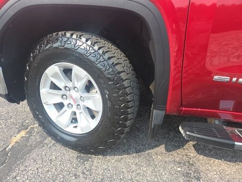 Used 2019 GMC Sierra 1500 SLE w/ Preferred Package AWD/4WD image 12