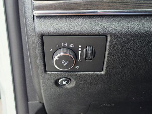 Used 2016 Jeep Grand Cherokee High Altitude RWD image 33