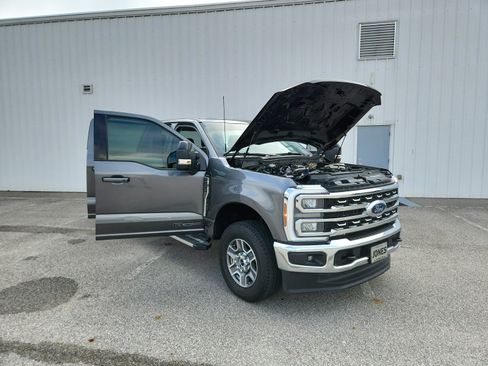 Used 2025 Ford F250 Lariat AWD/4WD image 11