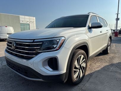 Used 2024 Volkswagen Atlas SE w/ Panoramic Sunroof Package