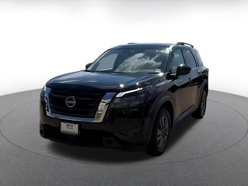 Used 2025 Nissan Pathfinder SV FWD image 7