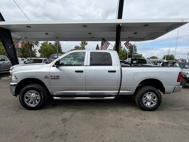 Used 2015 RAM 2500 Tradesman w/ Chrome Appearance Group AWD/4WD image 2