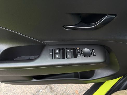 Used 2025 Hyundai Kona SEL image 18