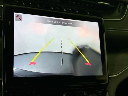 Used 2023 Jeep Grand Cherokee Limited image 14