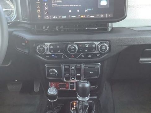 Certified 2024 Jeep Wrangler Unlimited AWD/4WD image 22