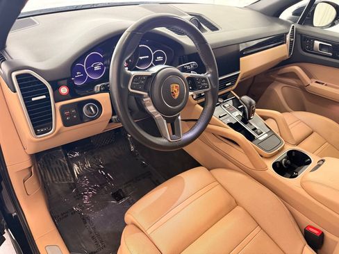 Certified 2021 Porsche Cayenne AWD/4WD image 4