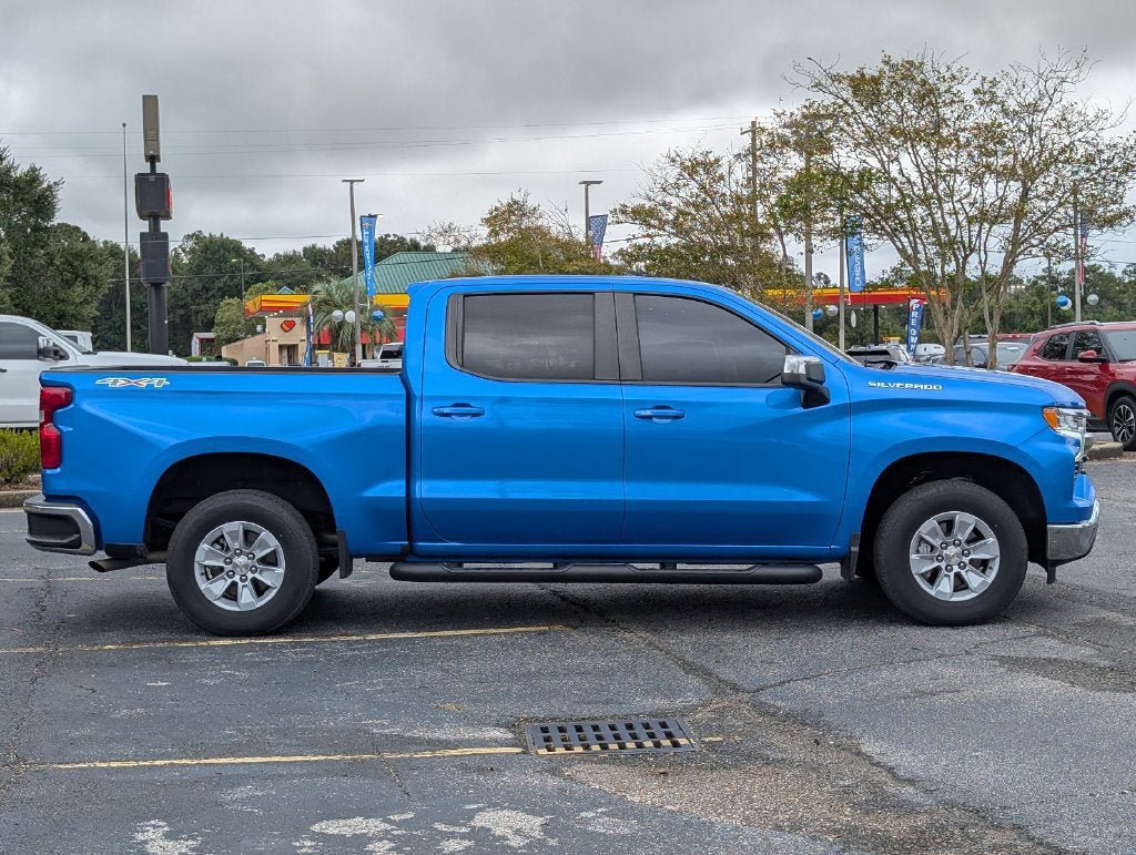 Used 2025 Chevrolet Silverado 1500 LT w/ Protection Package AWD/4WD image 2