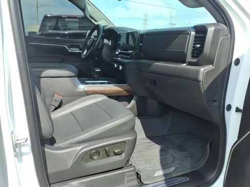 Used 2024 GMC Sierra 1500 SLT w/ SLT Premium Plus Package AWD/4WD image 12