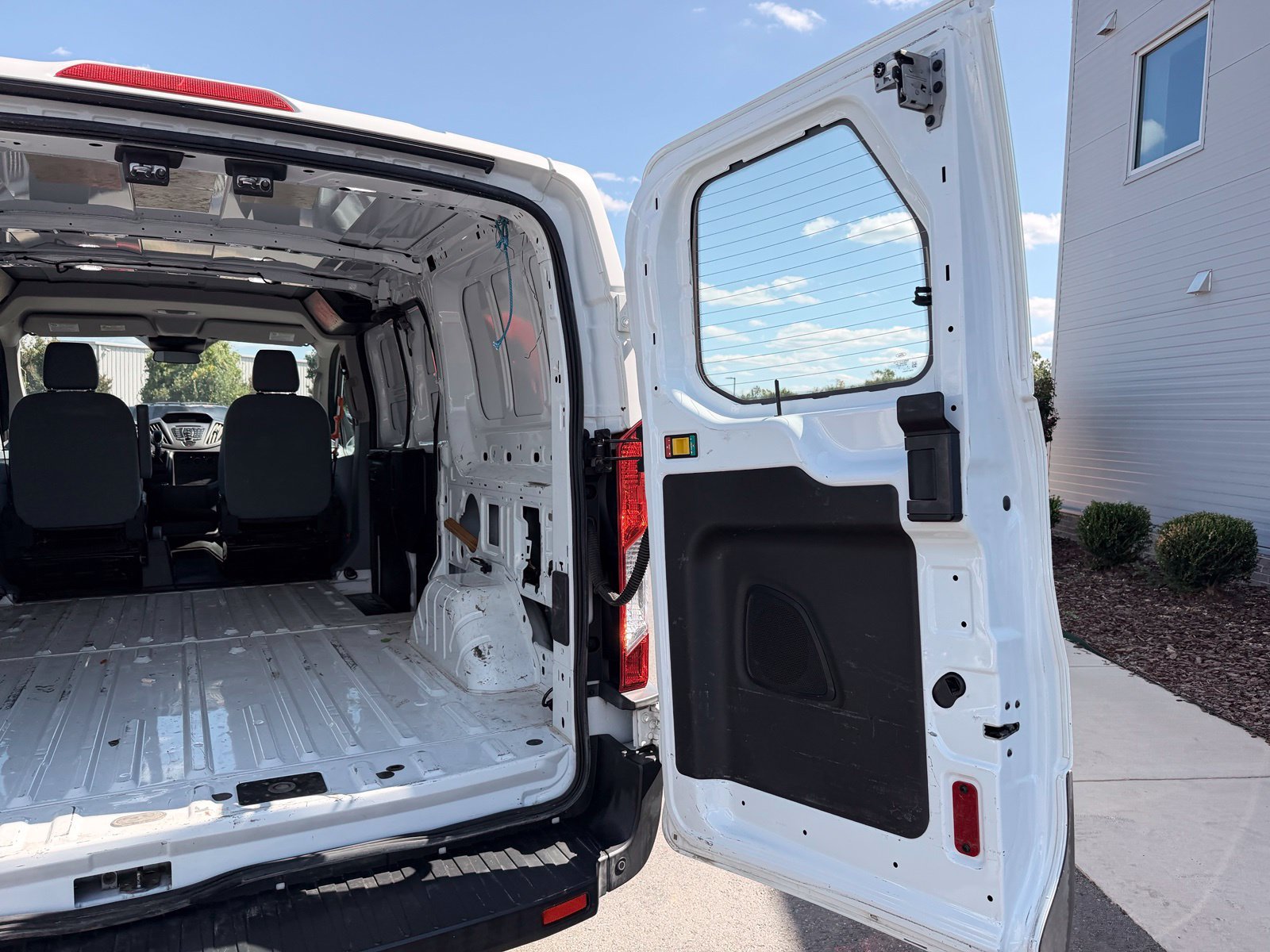 Used 2018 Ford Transit 150 130 Low Roof RWD image 22