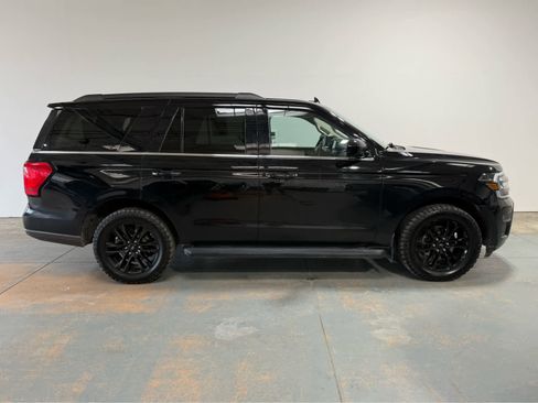 Used 2024 Ford Expedition XLT AWD/4WD image 6