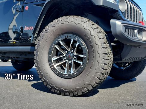 Used 2025 Jeep Wrangler Unlimited Rubicon w/ XTREMEE 35" Tire Package image 9