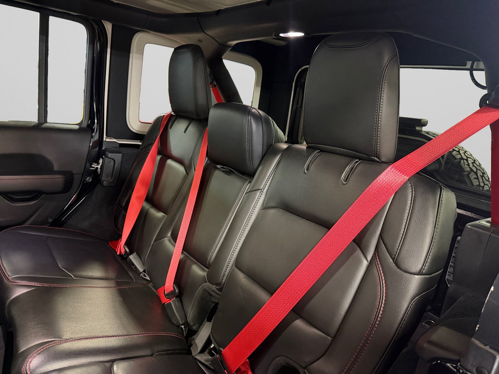 Used 2020 Jeep Wrangler Unlimited Rubicon w/ Quick Order Package 28Y Recon AWD/4WD image 22