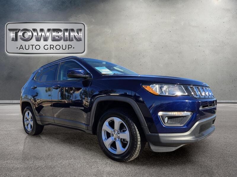 Used 2018 Jeep Compass Latitude w/ Popular Equipment Group AWD/4WD image 2