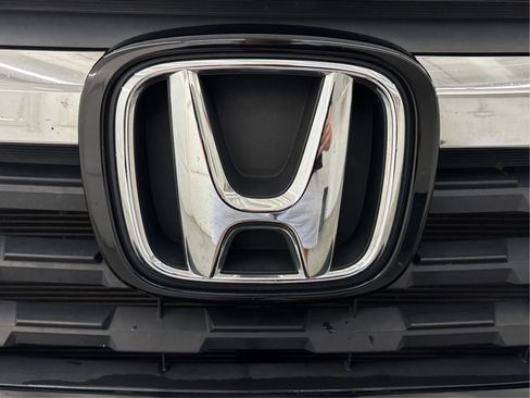 Used 2017 Honda Ridgeline Sport image 33